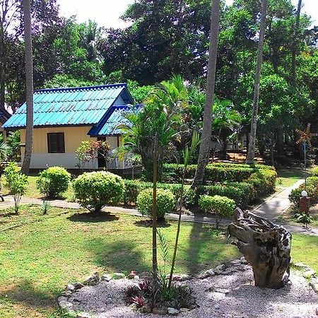 Sukorn Andaman Beach Resort Ko Sukon Bagian luar foto