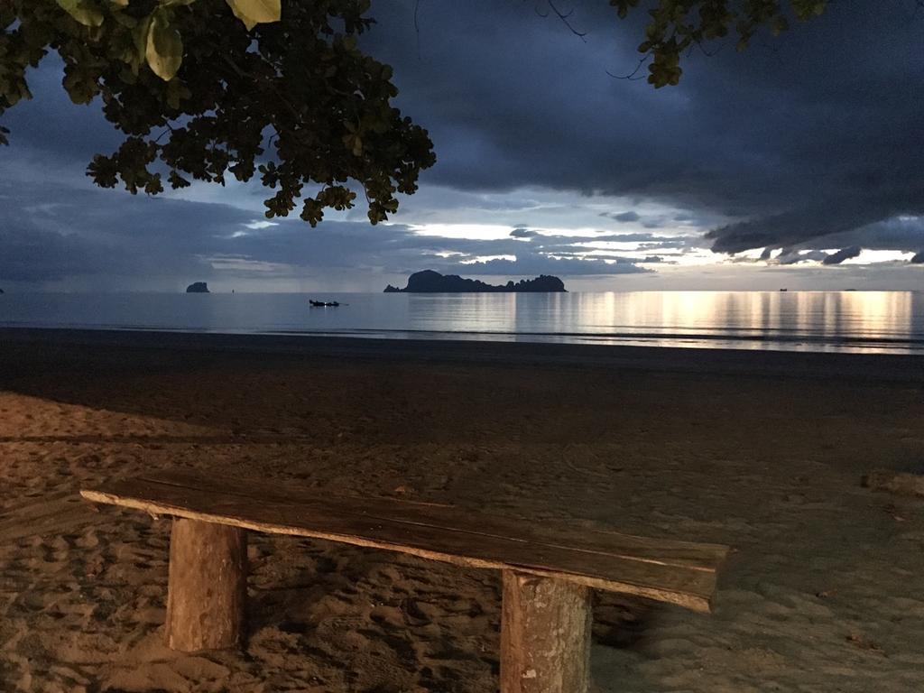 Sukorn Andaman Beach Resort Ko Sukon Bagian luar foto